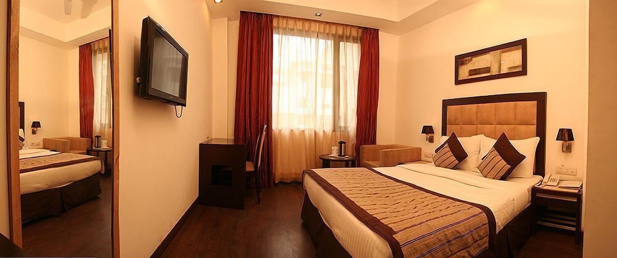 Hotel Livasa Inn Near Blk Hospital Дели Экстерьер фото