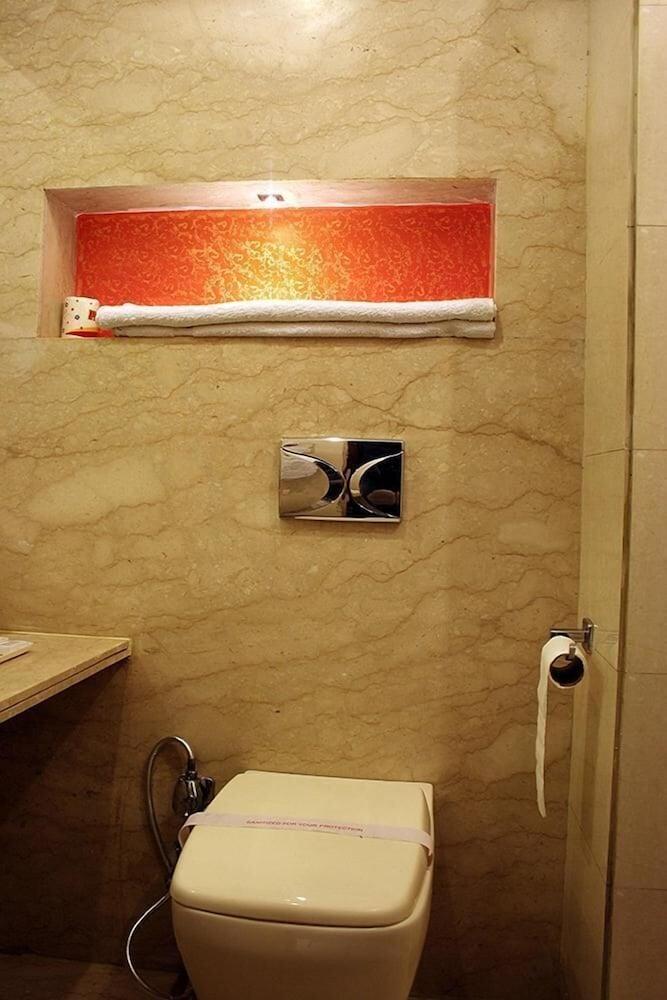 Hotel Livasa Inn Near Blk Hospital Дели Экстерьер фото