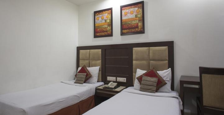 Hotel Livasa Inn Near Blk Hospital Дели Экстерьер фото