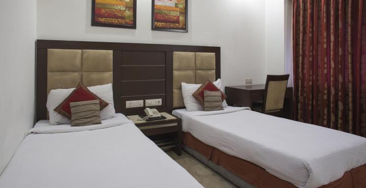 Hotel Livasa Inn Near Blk Hospital Дели Экстерьер фото