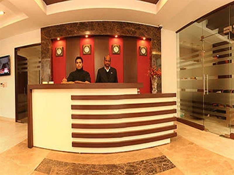 Hotel Livasa Inn Near Blk Hospital Дели Экстерьер фото