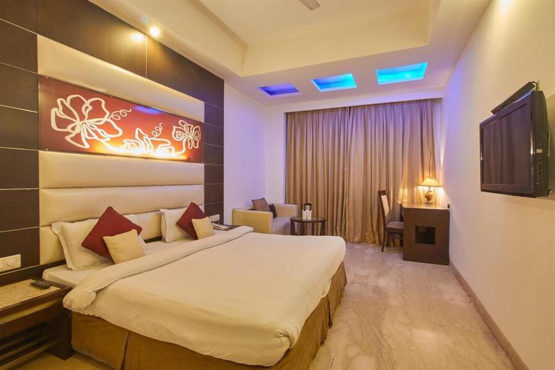 Hotel Livasa Inn Near Blk Hospital Дели Экстерьер фото