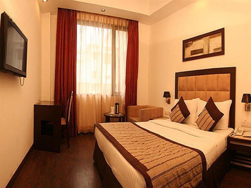Hotel Livasa Inn Near Blk Hospital Дели Экстерьер фото