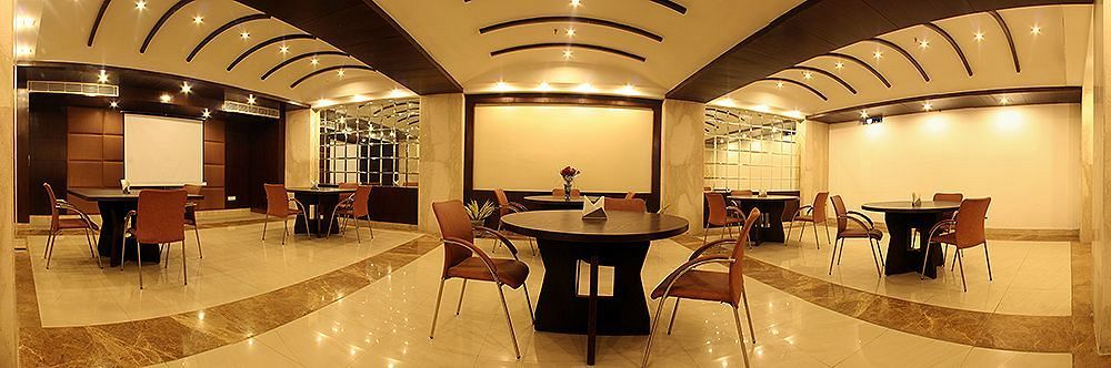 Hotel Livasa Inn Near Blk Hospital Дели Экстерьер фото