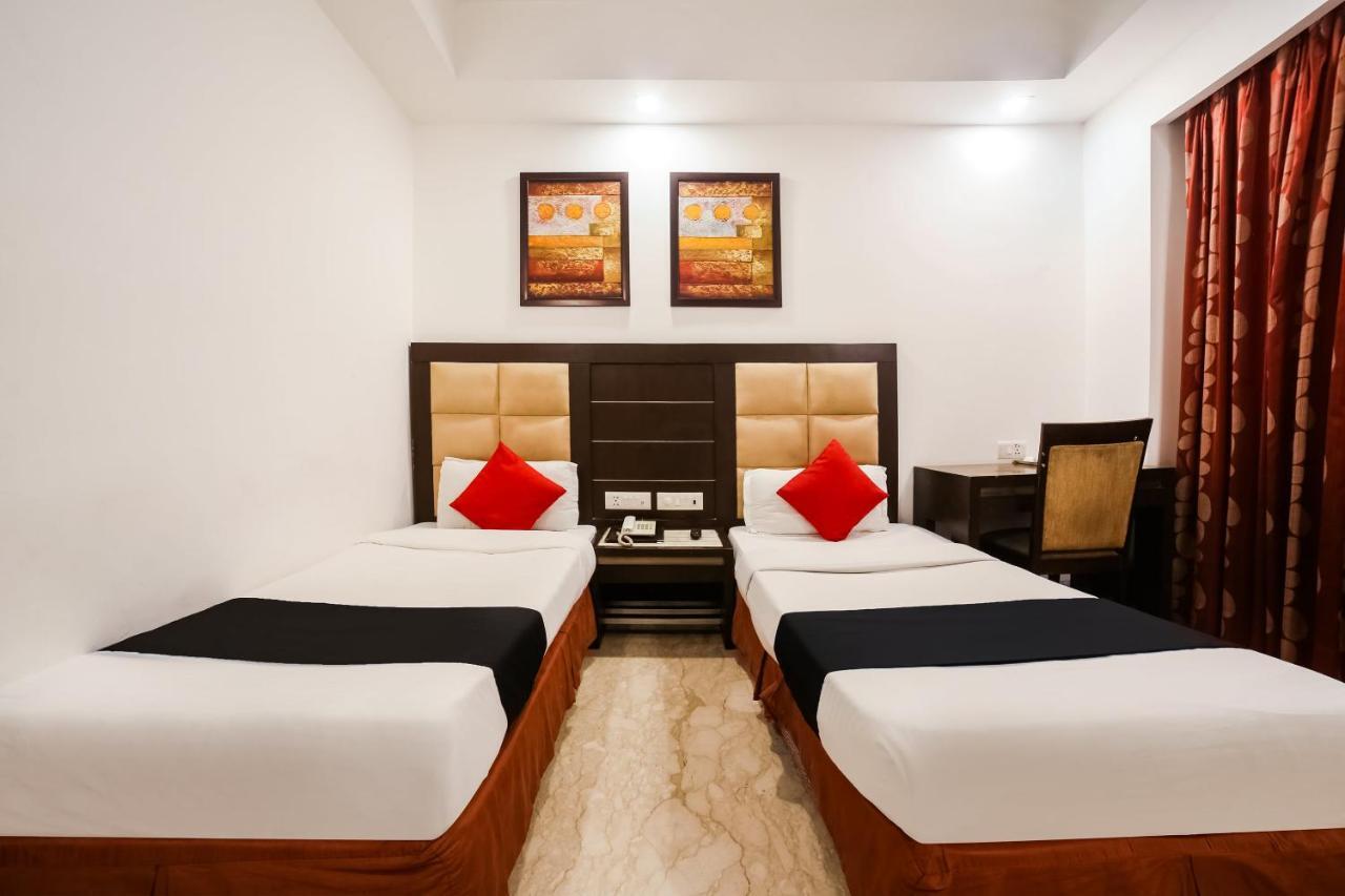 Hotel Livasa Inn Near Blk Hospital Дели Экстерьер фото