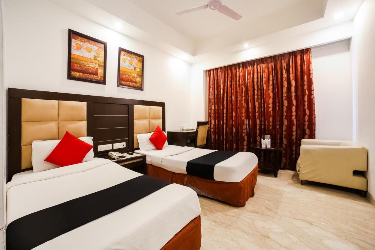 Hotel Livasa Inn Near Blk Hospital Дели Экстерьер фото